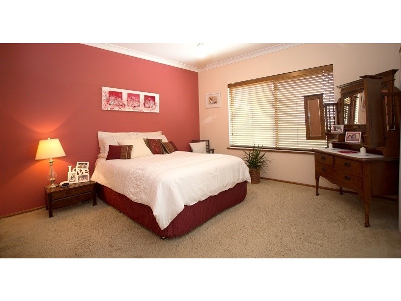 11 Kanangra Street, Cowra NSW 2794