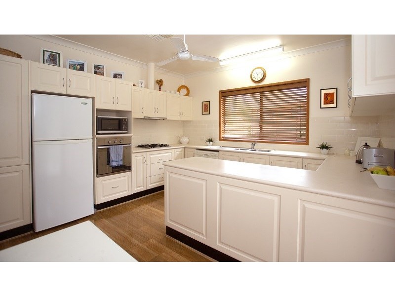 11 Kanangra Street, Cowra NSW 2794