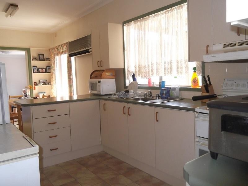 70 Bourke Street, Cowra NSW 2794