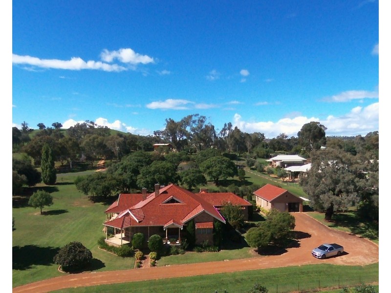 99 Military Parade, Cowra NSW 2794