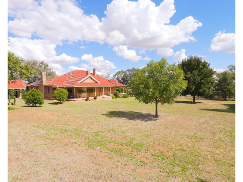 99 Military Parade, Cowra NSW 2794