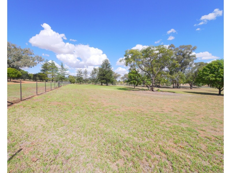 99 Military Parade, Cowra NSW 2794