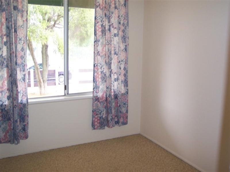 9 Ribands Way, Cowra NSW 2794