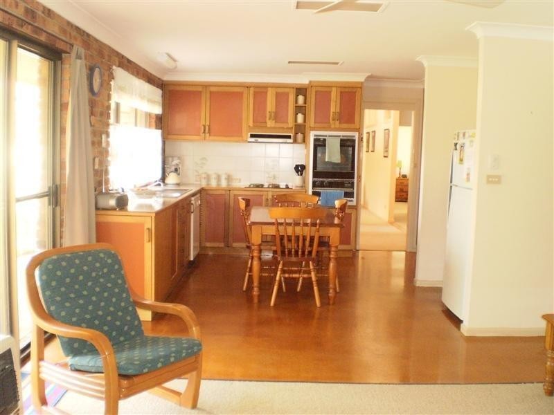 20 Taronga Drive, Cowra NSW 2794