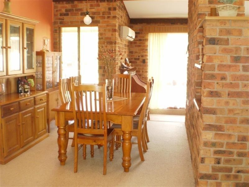 20 Taronga Drive, Cowra NSW 2794