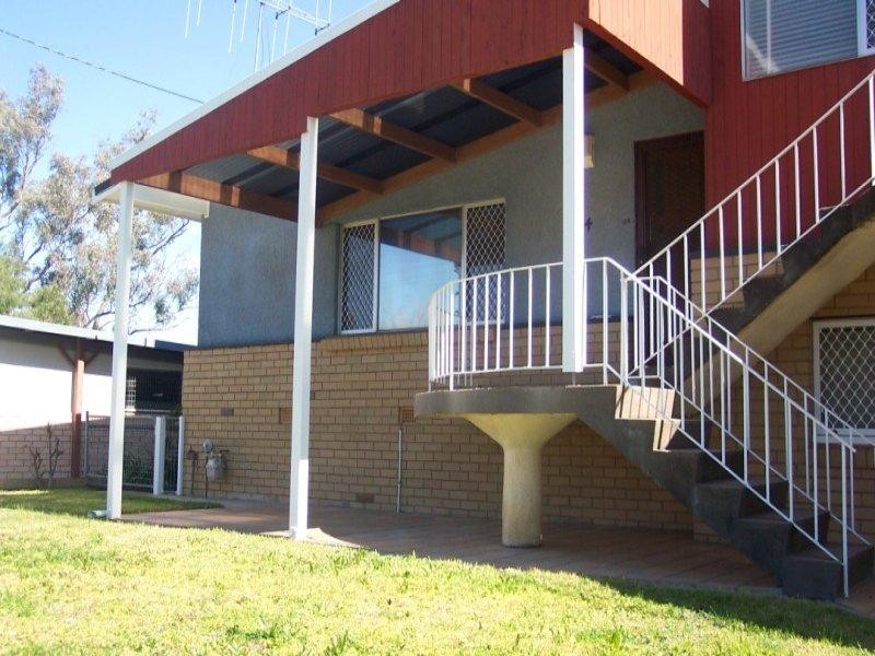 4 Brisbane Avenue, Cowra NSW 2794