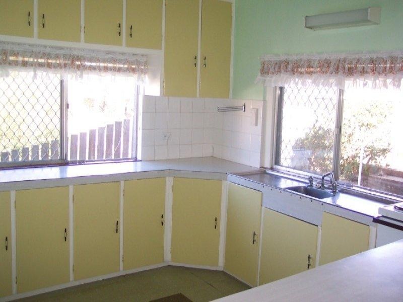 4 Brisbane Avenue, Cowra NSW 2794