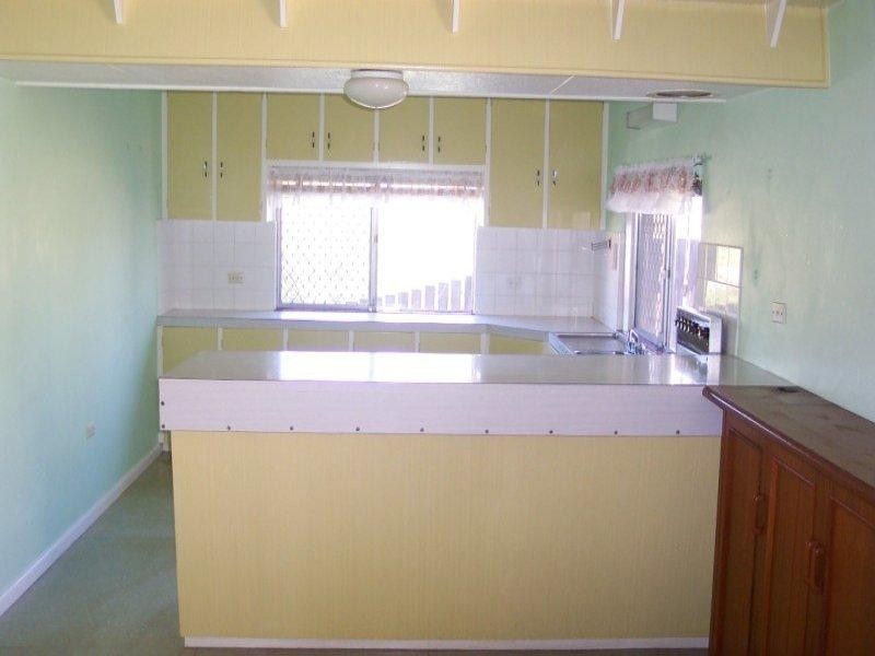 4 Brisbane Avenue, Cowra NSW 2794