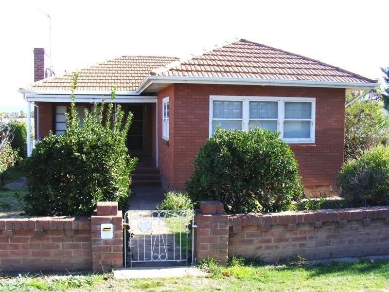 2 Wellington Street, Cowra NSW 2794