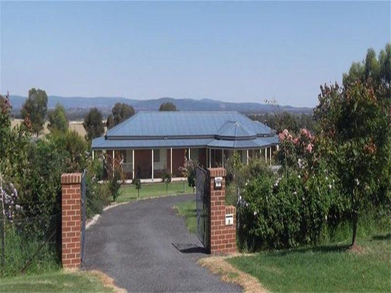 9 Shepherd Avenue, Cowra NSW 2794