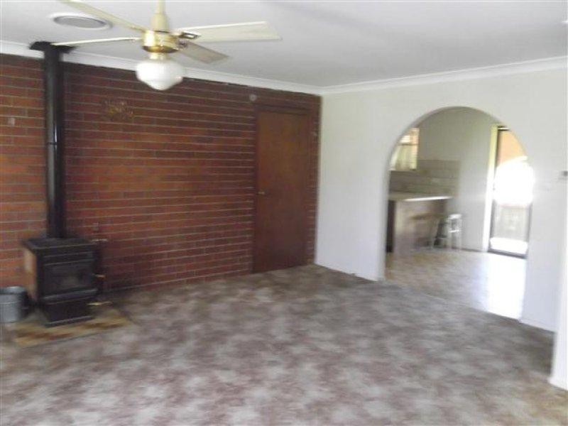 28 Taronga Drive, Cowra NSW 2794