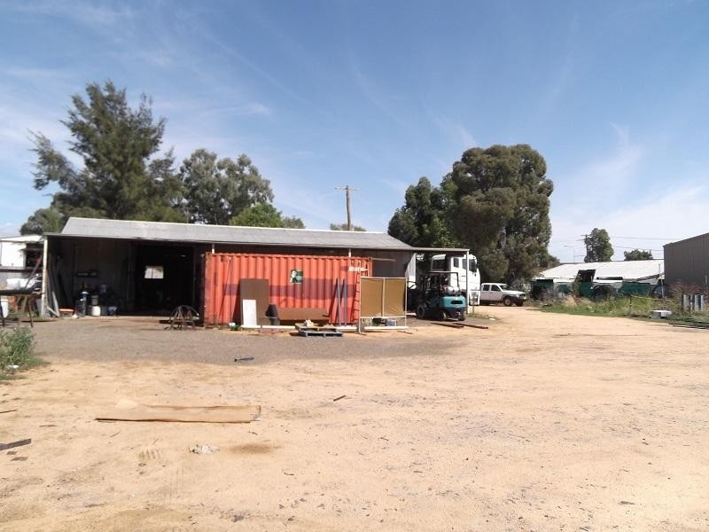 38 Young Road, Cowra NSW 2794