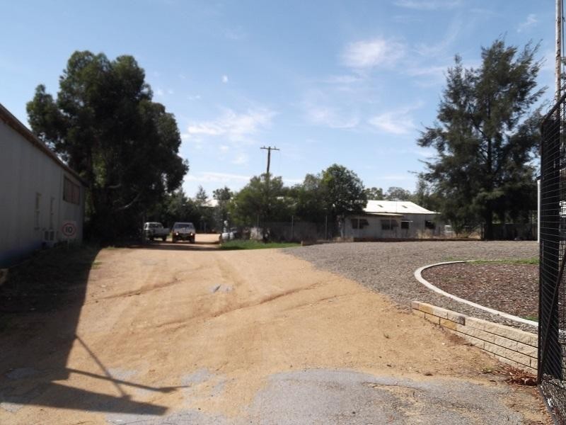 38 Young Road, Cowra NSW 2794