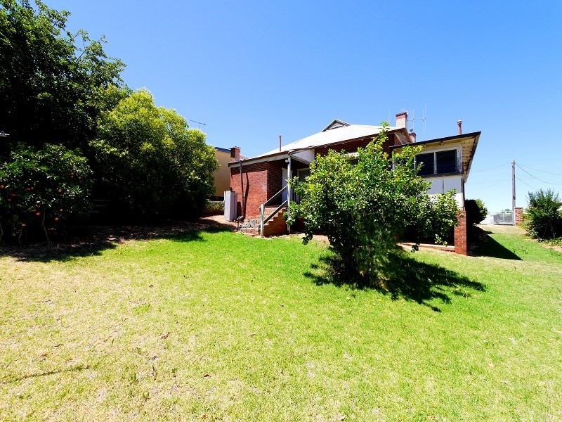 56 Liverpool Street, Cowra NSW 2794