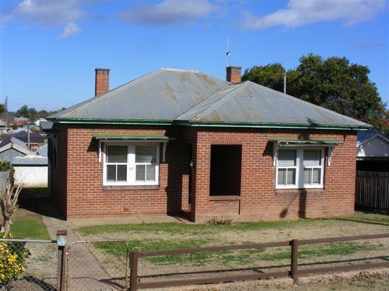 23 Bartlett Avenue, Cowra NSW 2794