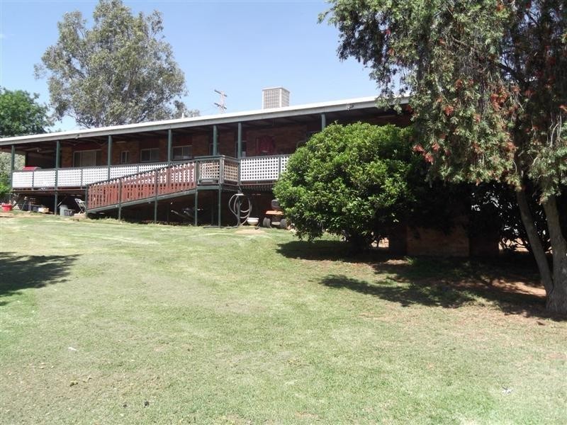 29 Dawson Drive, Cowra NSW 2794