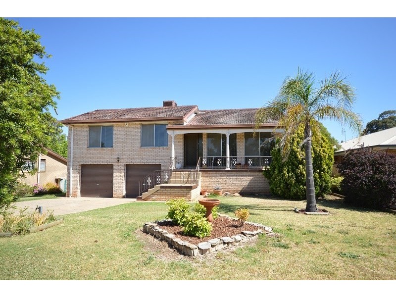 10 Duffey Avenue, Cowra NSW 2794