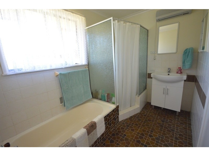 10 Duffey Avenue, Cowra NSW 2794