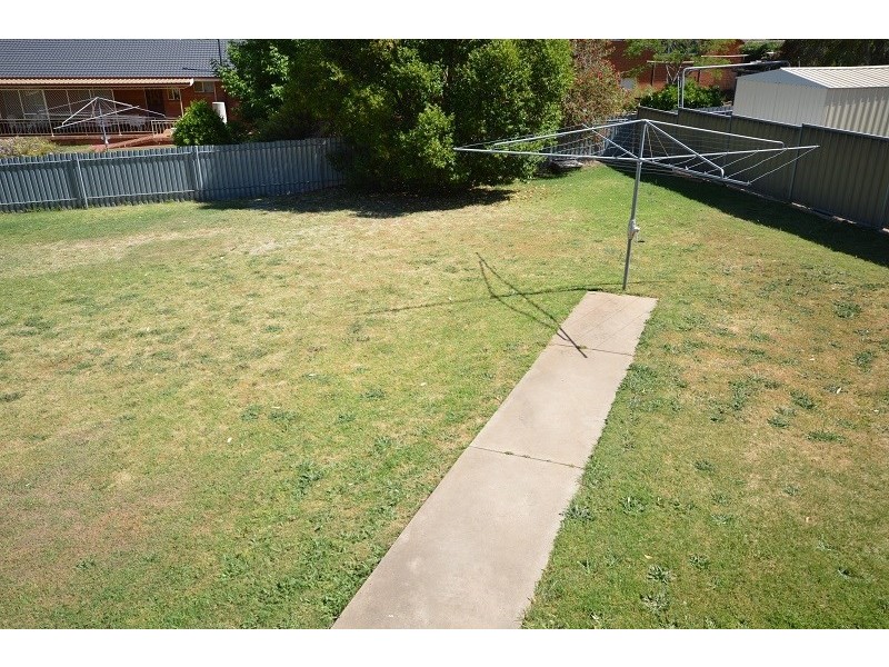 10 Duffey Avenue, Cowra NSW 2794