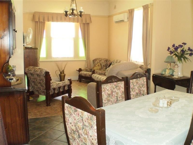 10 Baronga Street, Cowra NSW 2794