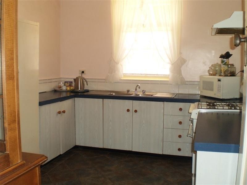 10 Baronga Street, Cowra NSW 2794