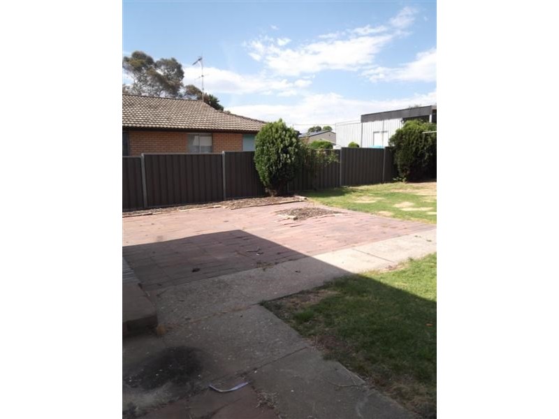 33 Darling Avenue, Cowra NSW 2794