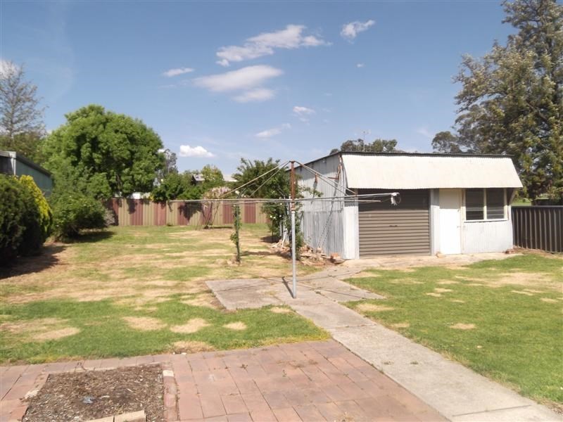 33 Darling Avenue, Cowra NSW 2794