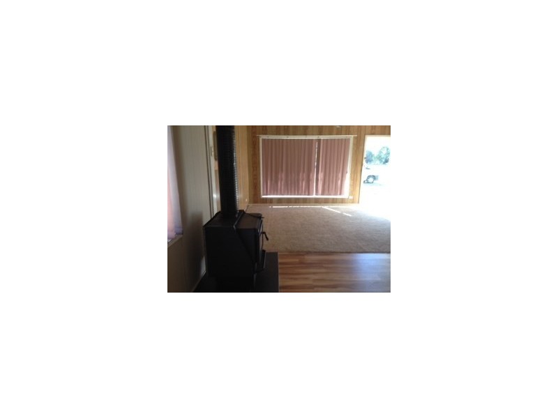 10 York Street, Greenethorpe NSW 2809