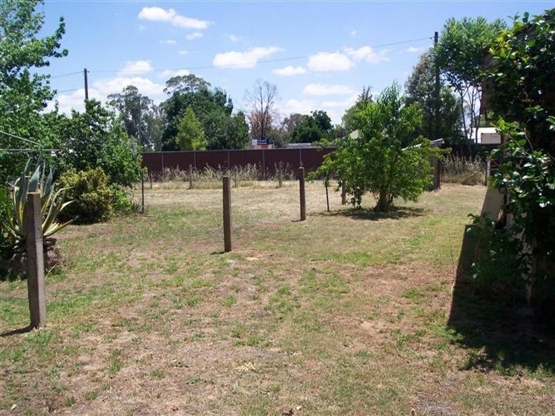 11 HAIG Street, Cowra NSW 2794