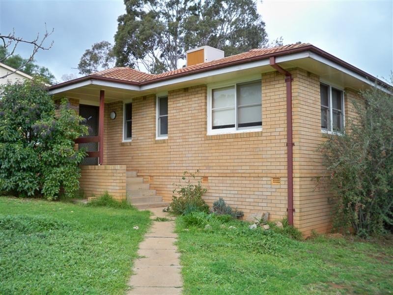 39 Macassar Street, Cowra NSW 2794