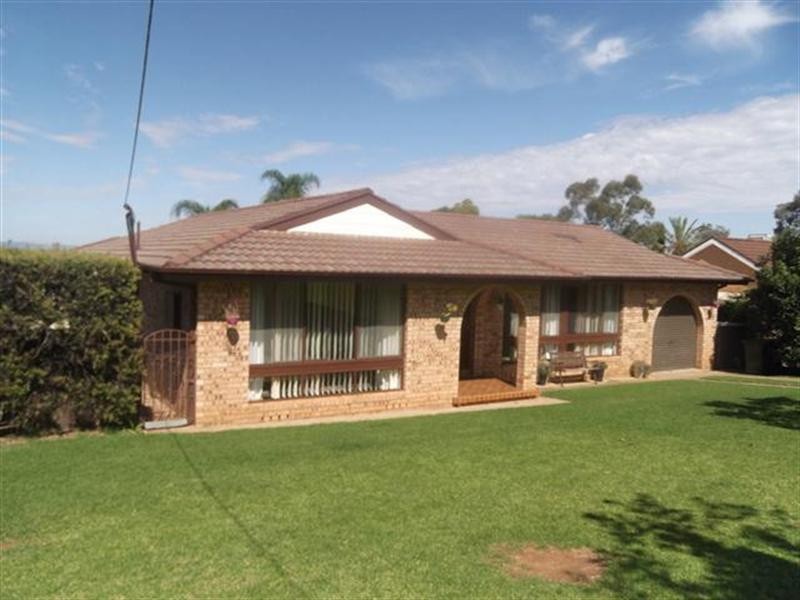 5 Comerford Street, Cowra NSW 2794