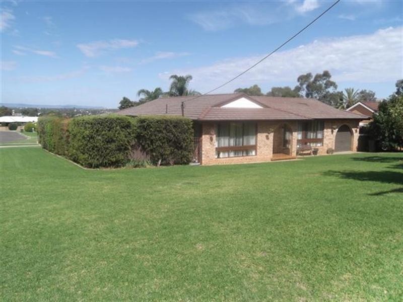 5 Comerford Street, Cowra NSW 2794