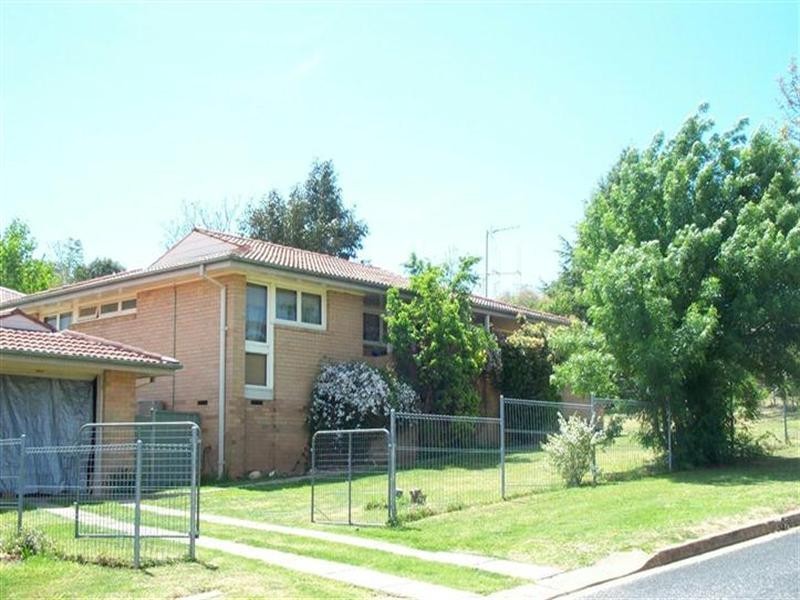 4 Karinya Street, Cowra NSW 2794