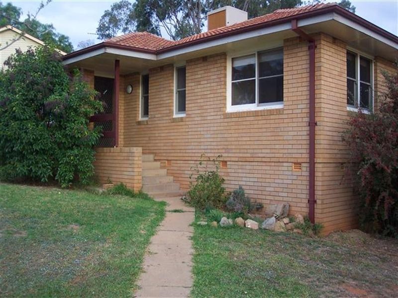 39 Macassar Street, Cowra NSW 2794