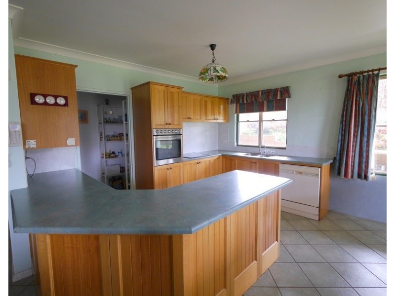 77 Military Parade, Cowra NSW 2794