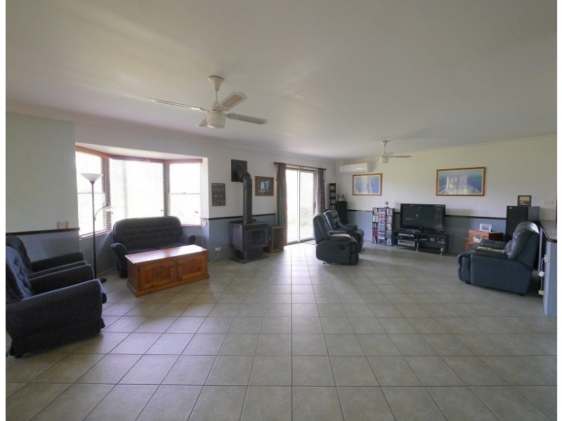 77 Military Parade, Cowra NSW 2794