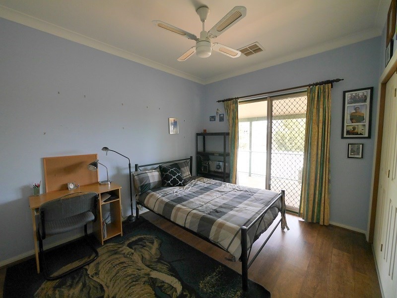 77 Military Parade, Cowra NSW 2794