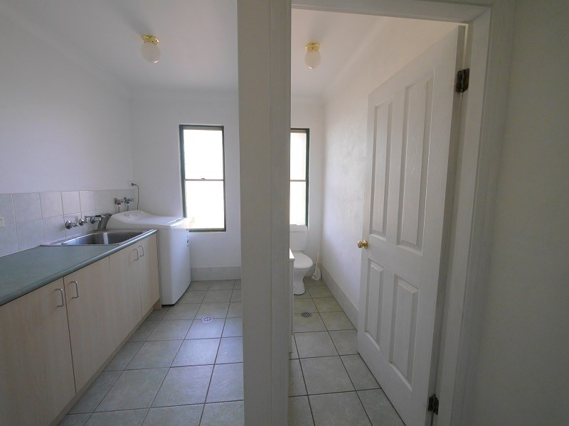 77 Military Parade, Cowra NSW 2794