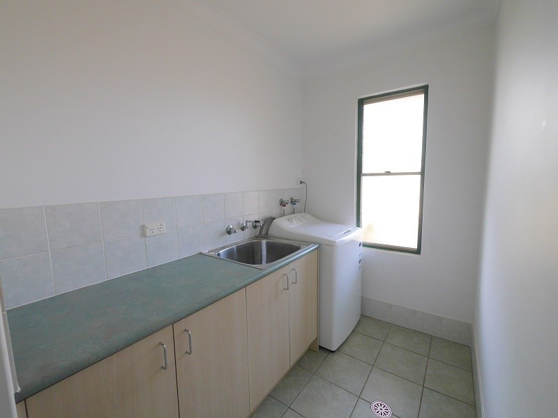 77 Military Parade, Cowra NSW 2794