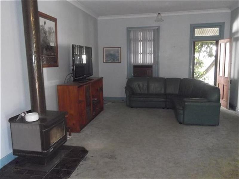 10 Lyall Street, Cowra NSW 2794