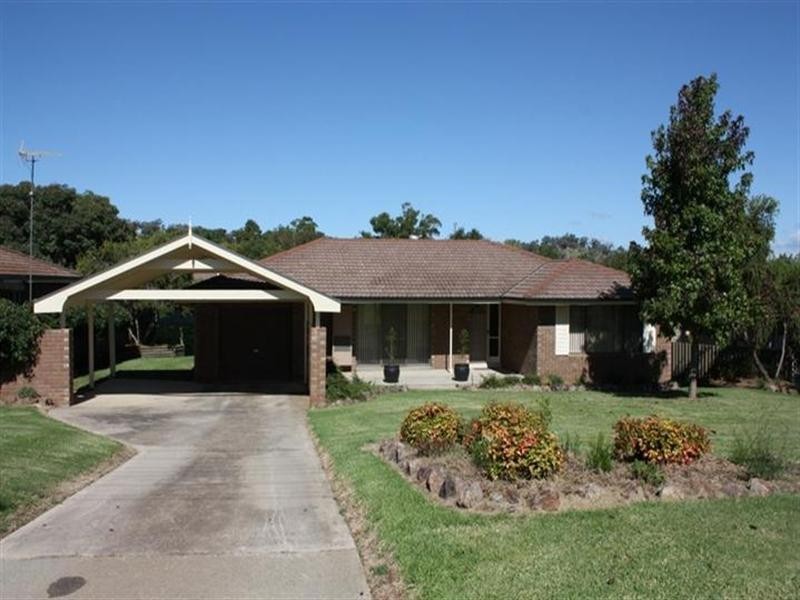 143 Lachlan Street, Cowra NSW 2794