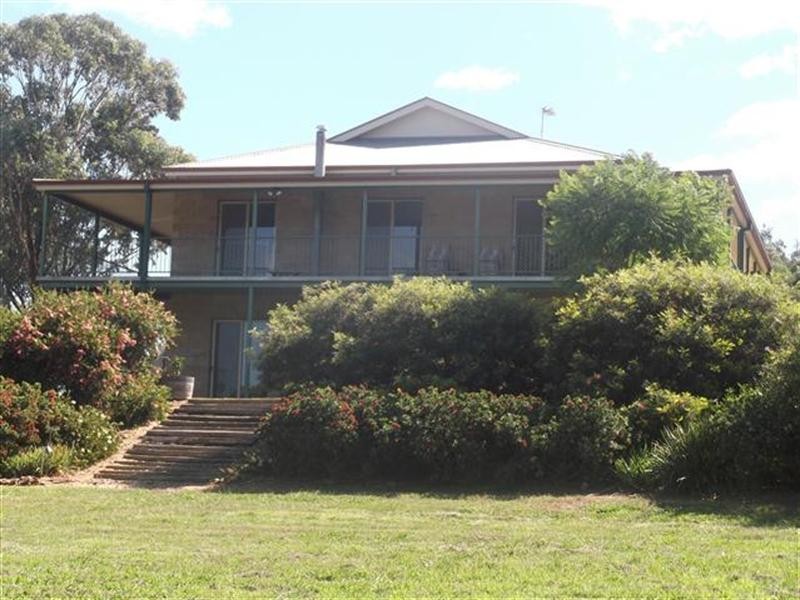 77 Military Parade, Cowra NSW 2794