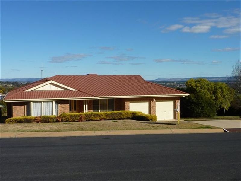 20 Banksia Close, Cowra NSW 2794