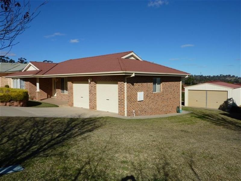 20 Banksia Close, Cowra NSW 2794