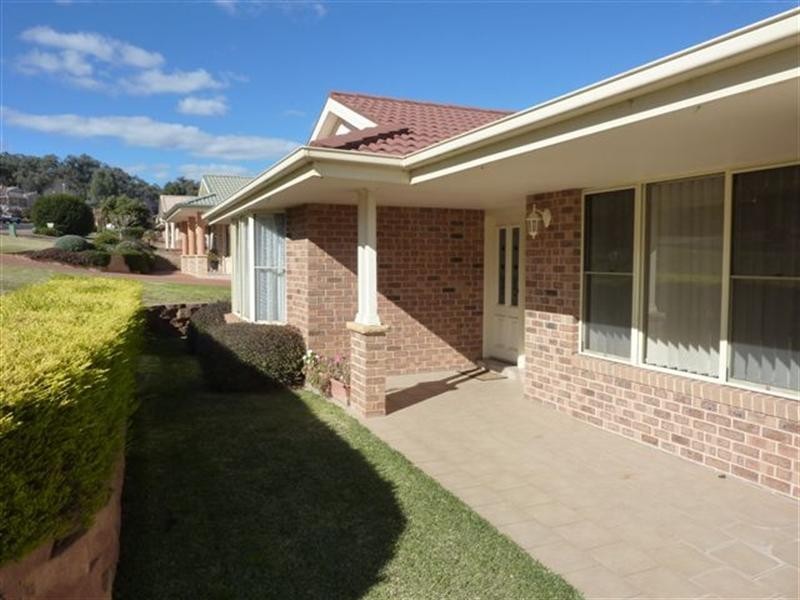 20 Banksia Close, Cowra NSW 2794