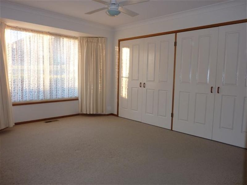 20 Banksia Close, Cowra NSW 2794