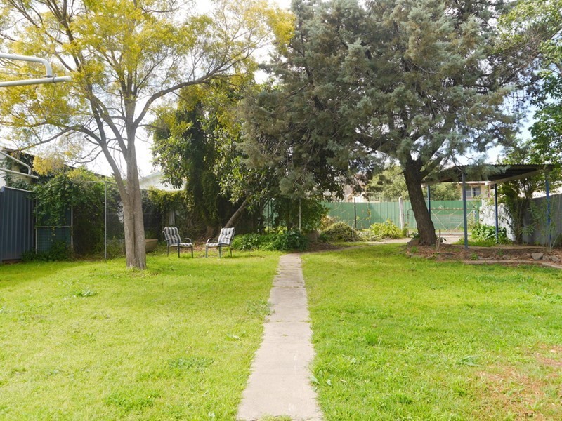 9 Nelson Street, Cowra NSW 2794