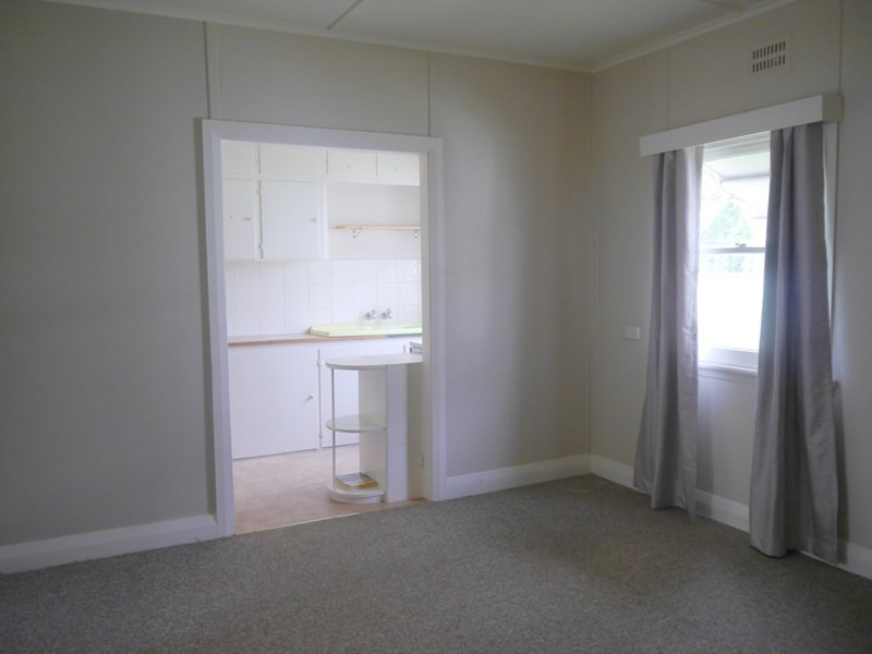 9 Nelson Street, Cowra NSW 2794