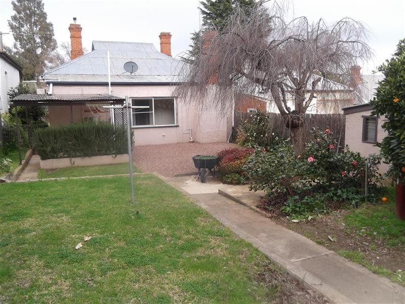 48 Liverpool Street, Cowra NSW 2794