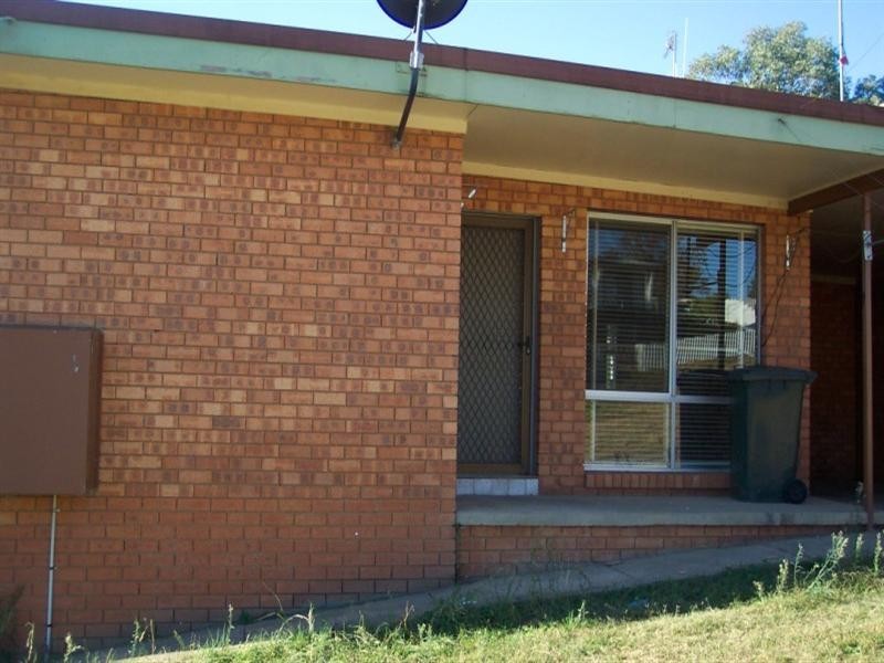 2-71 Taragala Street, Cowra NSW 2794